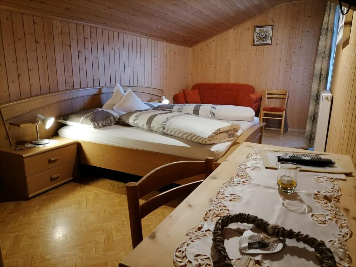 Gasthaus Oberkirn เชนนา ภายนอก รูปภาพ