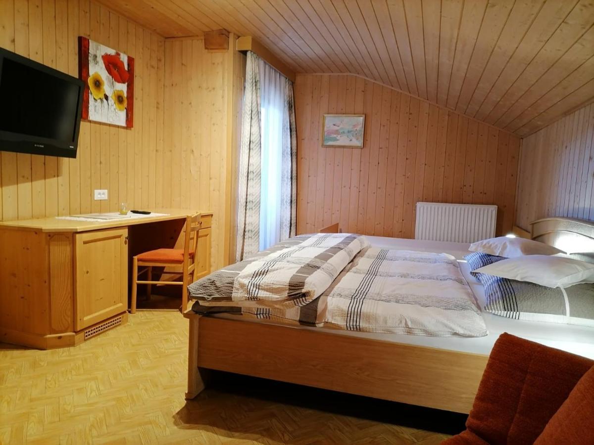 Gasthaus Oberkirn เชนนา ภายนอก รูปภาพ